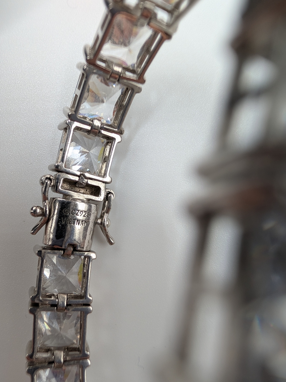 Diamonique 8mm Princess Cut Tennis Bracelet 925 Sterling Silver 7" - Picture 4 of 4